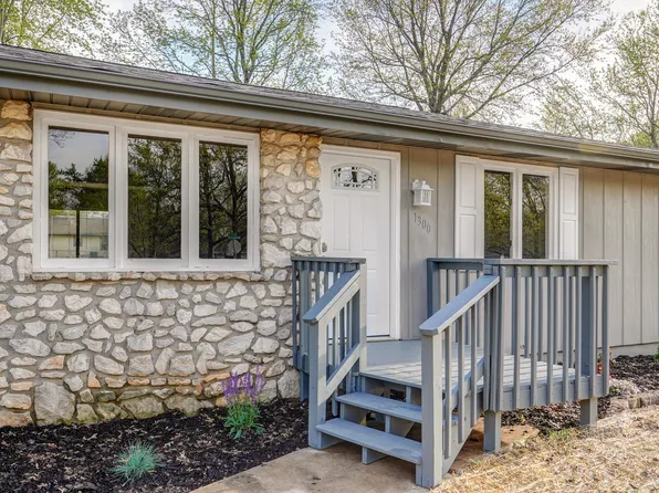 1300 W Winkler Street, Springfield, MO 65807