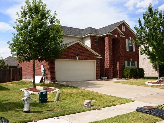 2nd image of 914 Yellowstone Dr