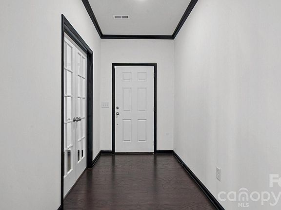 5th image of 1745 Loggerhead Dr