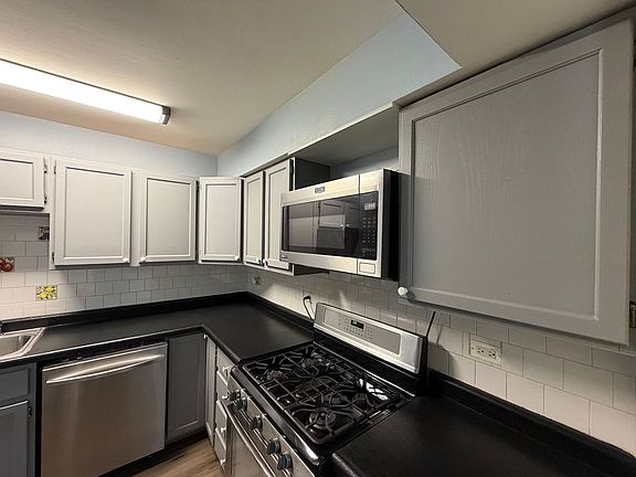 2nd image of 634 Robin Ct