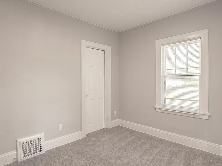 4020 Emerson Ave N — Photo 19