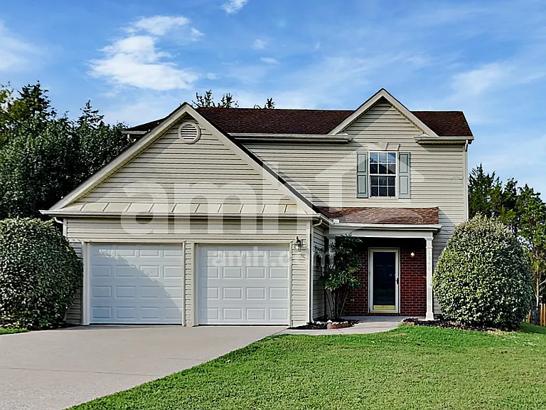1540 Cardinal Ln — Photo 1
