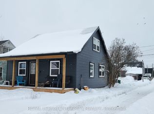 17 Roosevelt Dr, Smiths Falls, ON K7A 3J7