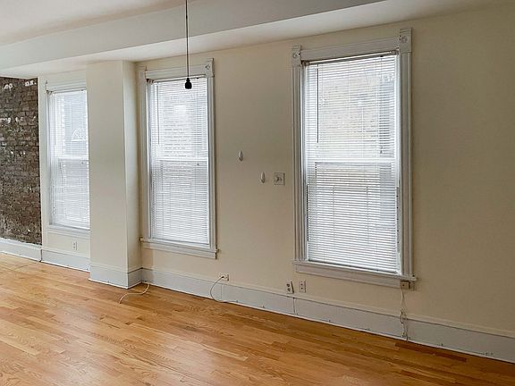 2nd image of 1204 W Wrightwood Ave #3F