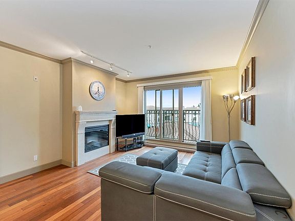 2nd image of 1620 McKenzie Ave #318