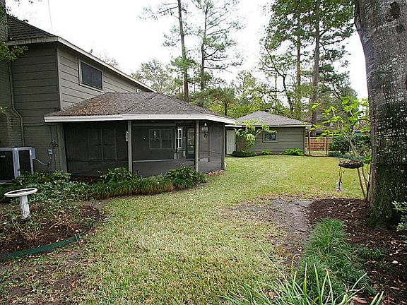  Beautiful backyard fully fenced with mature trees