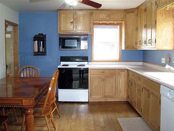 Kitchen (cutom cabinets)