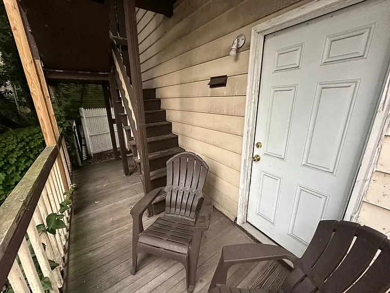 16 Leeds St #1 — Photo 12