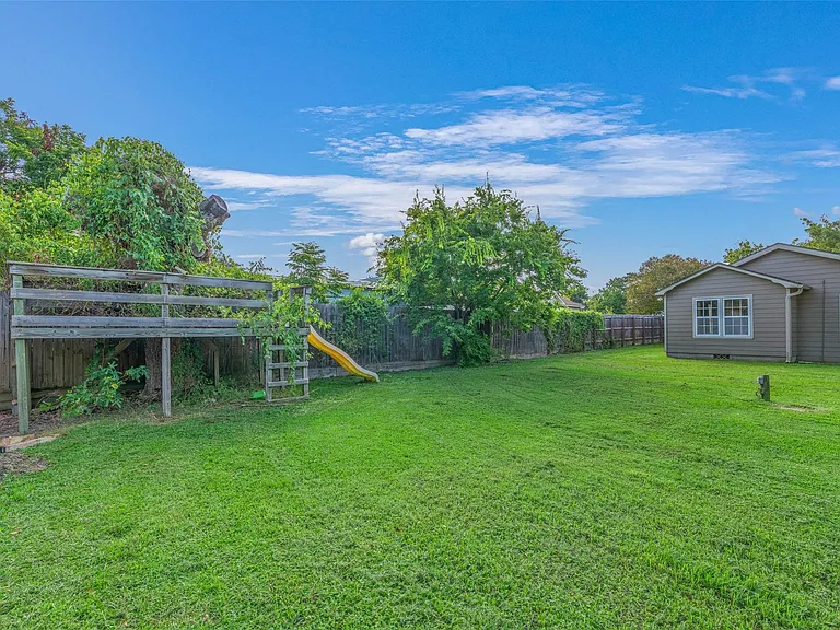 1113 Felder St — Photo 23