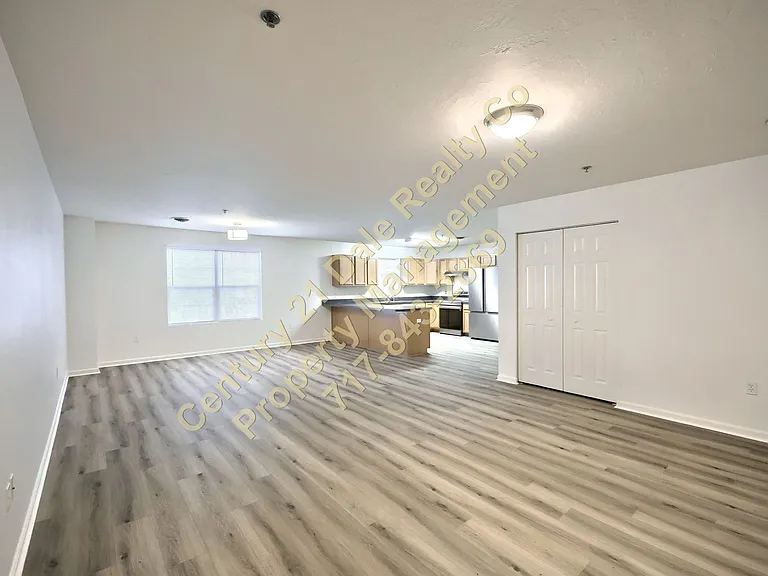 360 W Market St #B — Photo 8
