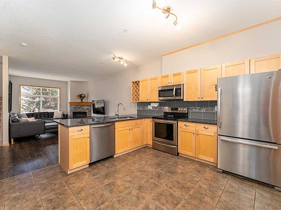 4th image of 85 N Dyrgas Gate #404