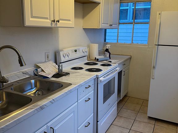 2nd image of 927 Highland Ave