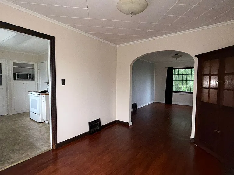 13497 Center Rd — Photo 9