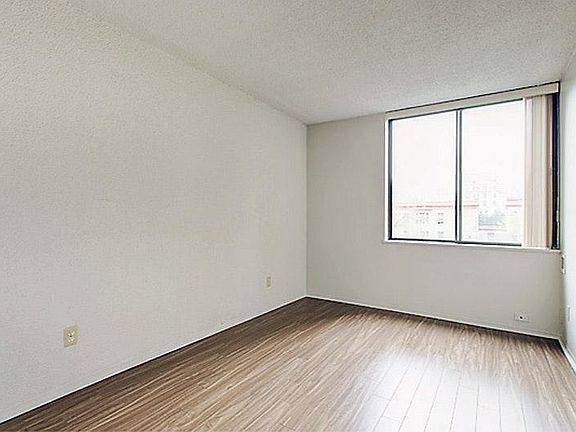 2nd image of 1775 Washington Ave #Penthouse 2