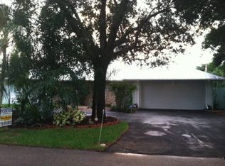 13 SE Club Cir, Tequesta, FL 33469