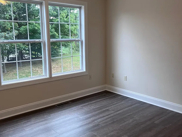 210 Barkwood St — Photo 8