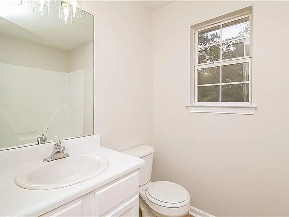 4th image of 6472 Lester Ln