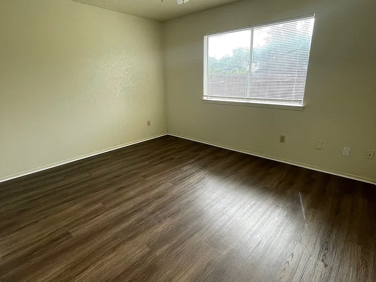 7603 Woodstone Cv #B — Photo 10