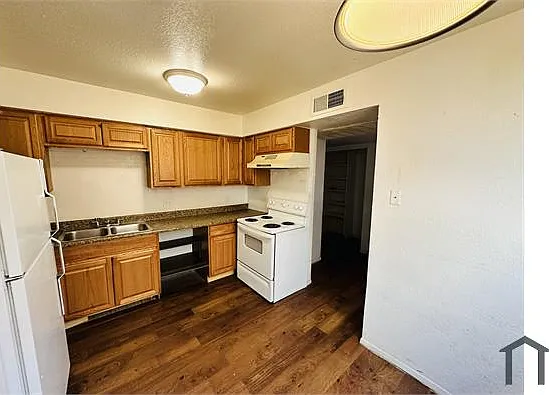 2808 E Monte Cristo Ave #102 — Photo 6