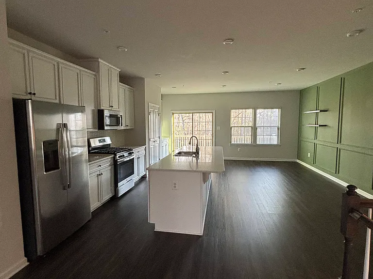 2976 Cornfield Ave — Photo 35