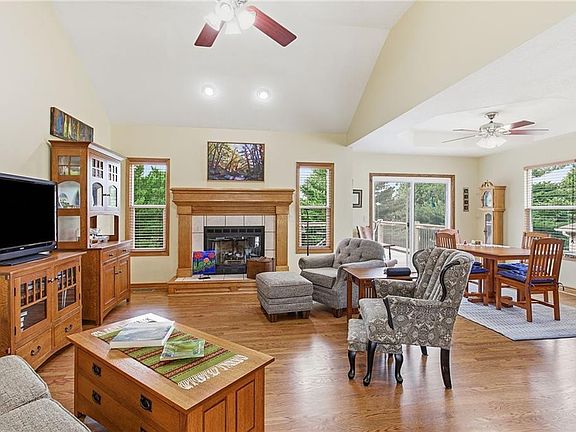 5th image of 2513 NE Old Paint Rd