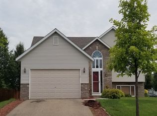 985 Jack Russell Ave, Shakopee, MN 55379