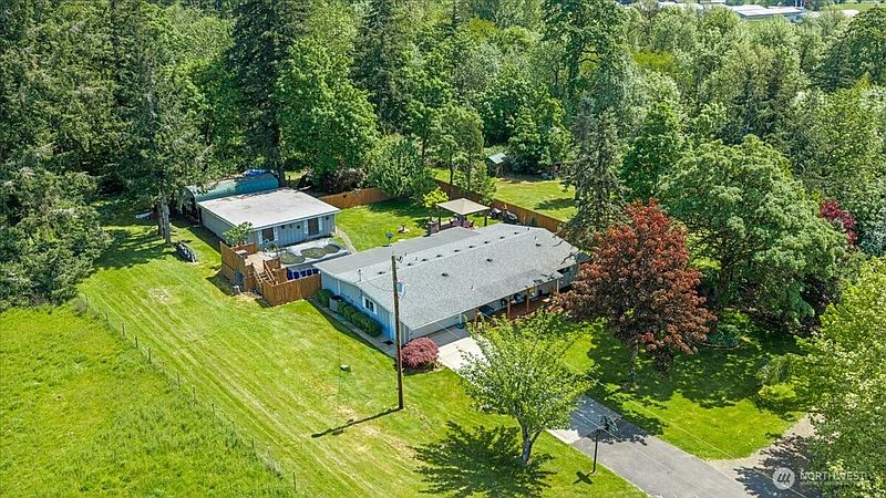 4th image of 24501 NE 29th Avenue