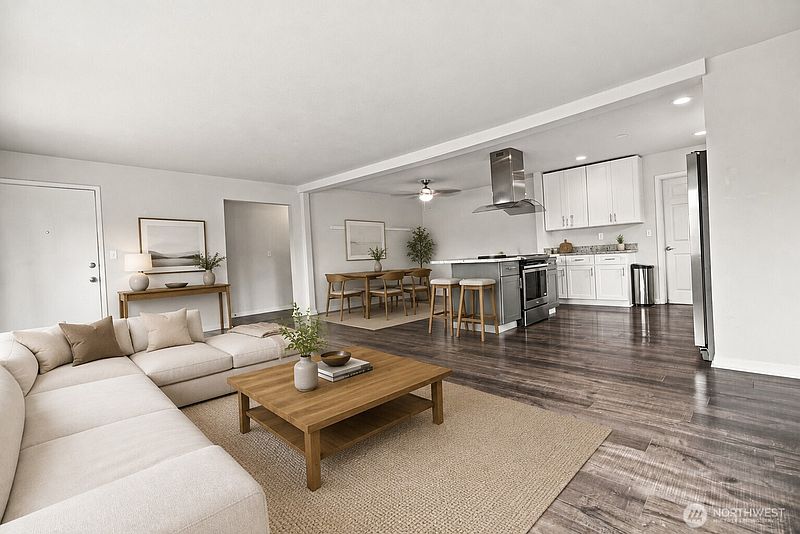 4th image of 1317 47th Avenue E