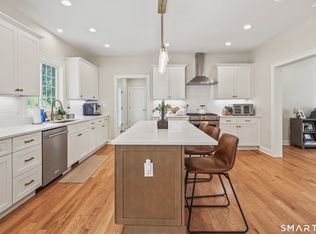 18 Hunting Ridge Road, Middlebury, CT 06762