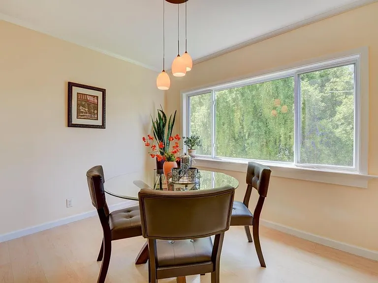 BREAKFAST ROOM (80 SQ FT SOUTH WEST OF THE HOUSE)