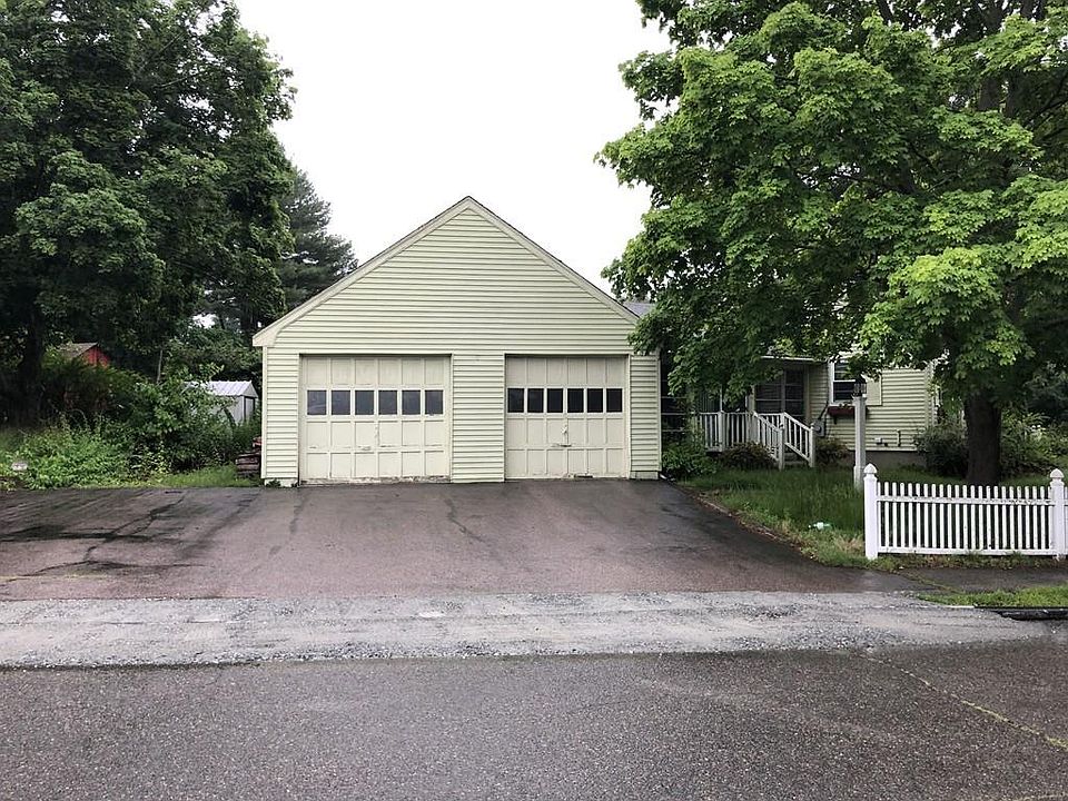 2nd image of 1 Oakridge Ave