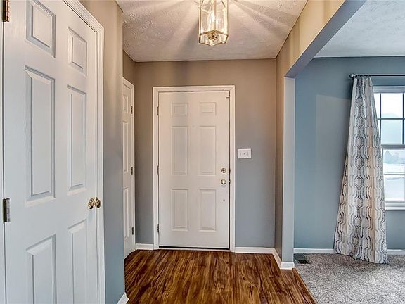 4th image of 311 Wayside Dr