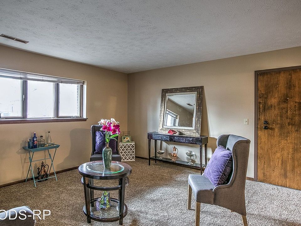1st image of 13122 N St APT 6