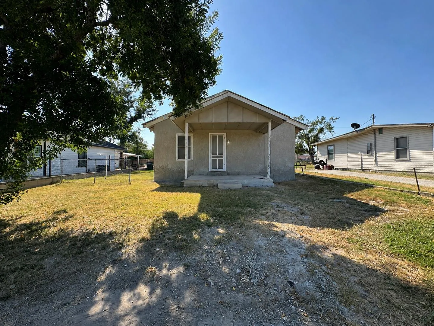 611 E Garza St - 611 E Garza Unit 1 — Photo 2
