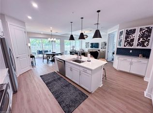 196 Indies Dr, Naples, FL 34114