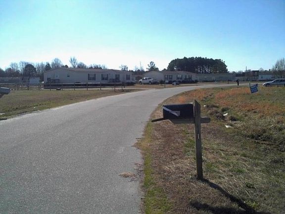 5th image of 301 Country Pointe Dr