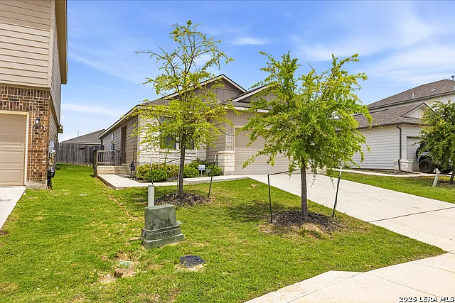 7207 Littlefoot Ln — Photo 2