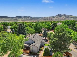 2200 S Eldridge Ct, Lakewood, CO 80228