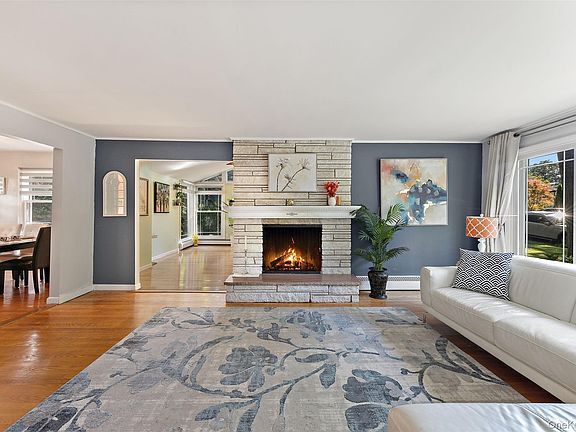 4th image of 12 Longspur Road