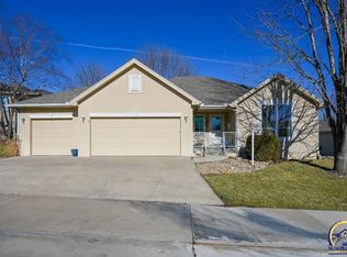 2448 SW Queens Way, Topeka, KS 66614