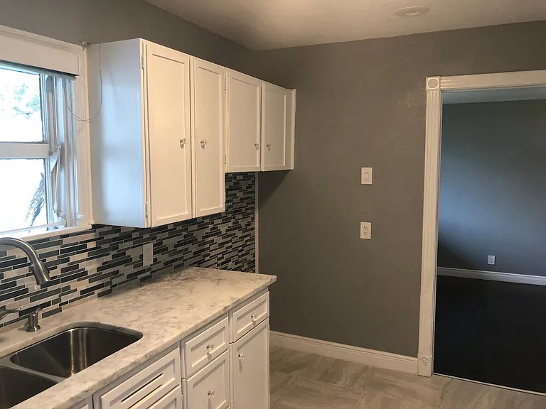 1518 Cambridge Dr — Photo 15