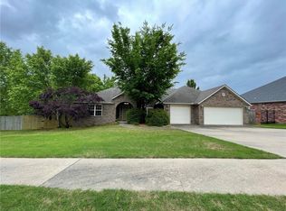 3437 Amberwood St, Springdale, AR 72762