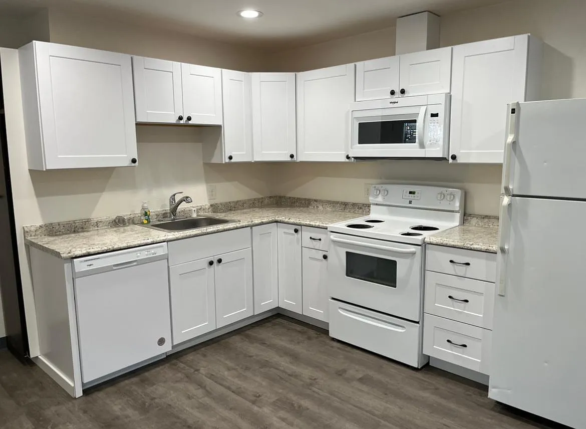 2 bed, 750 sqft, $1,600 — Photo 1