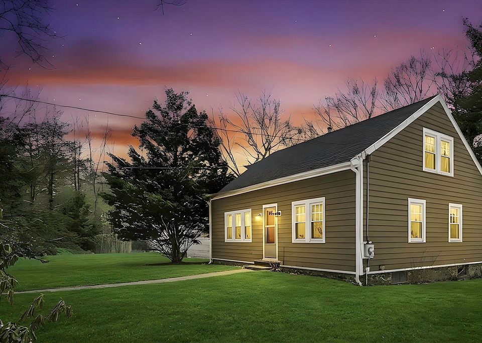 1st image of 300 W Main St