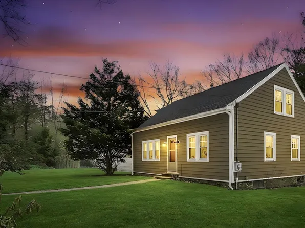 300 W Main St, Hopkinton, MA 01748