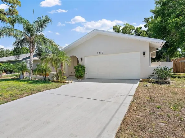 3370 Harbor Lake Dr, Largo, FL 33770