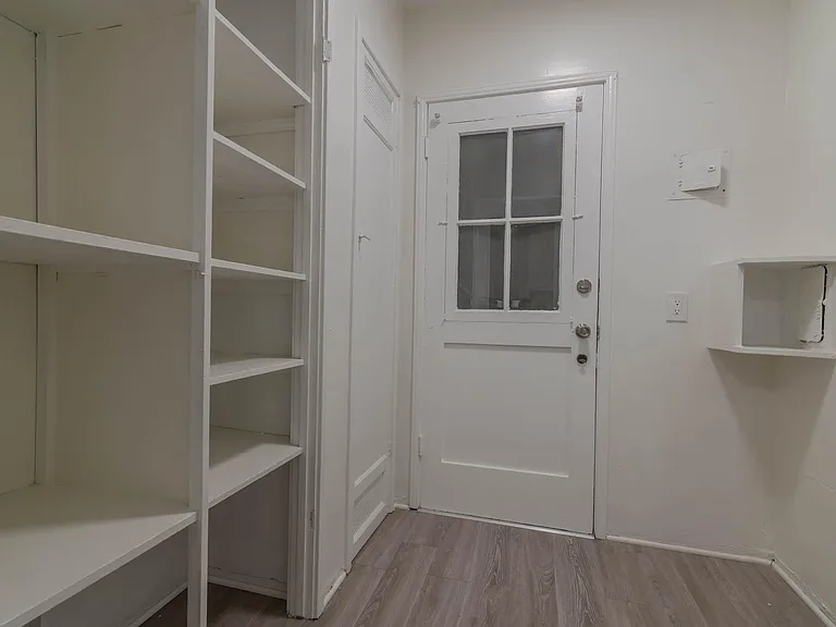 14858 1/4 Dickens St — Photo 9
