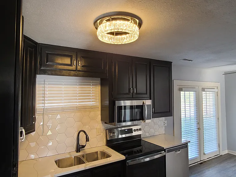 11316 Lewis Ave — Photo 9