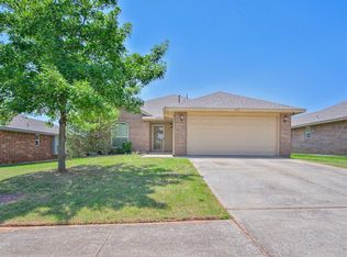 212 Tecumseh Meadows Dr, Norman, OK 73069