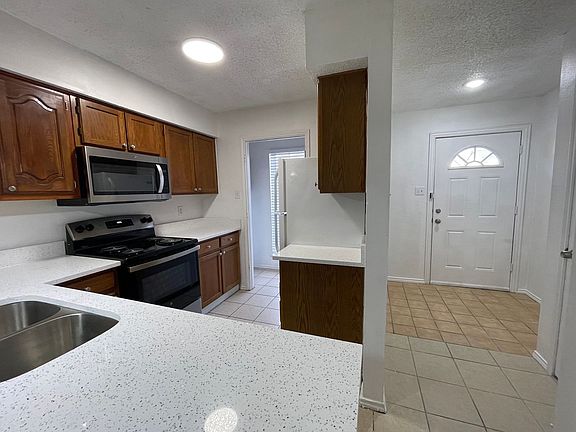 5th image of 1400-1406 Shufford St #1404